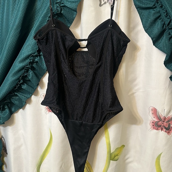 Zara Lace Bodysuit - Picture 6 of 8